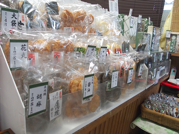 堂本製菓様の米菓子の数々