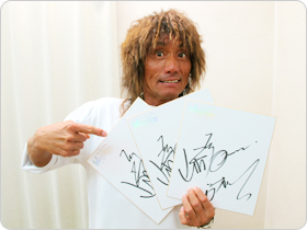 山形ユキオさんの直筆サイン入り色紙